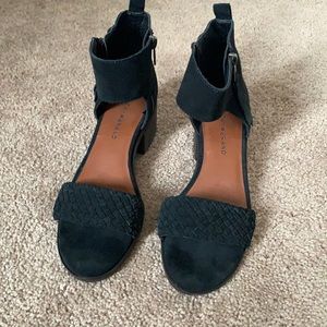 Lucky Brand ‘Nichele’ Black Woven Sandals Sz 7.5